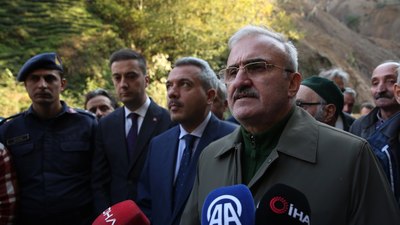 Karaloğlu Rize'de: Afete maruz evleri birlikte yıkacağız