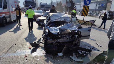 Amasya'da korkutan trafik kazası: 2 yaralı