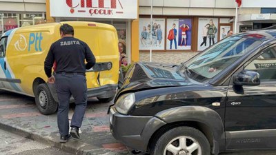 Bolu'da direksiyon başında rahatsızlanan sürücü 7 araca çarptı