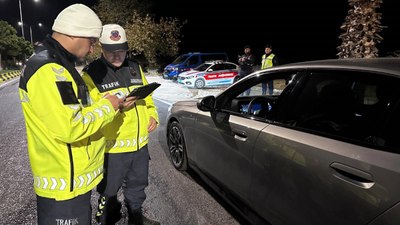 Aydın'da uyuşturucu içip trafiğe çıktı: Polise yakalandı