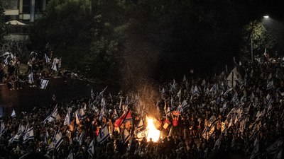 İsrail'de Yoav Gallant görevden alındı, halk sokağa döküldü