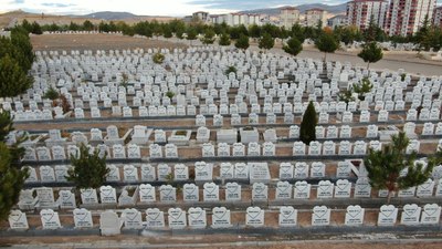 Sivas'ta bu mezarlık diğerlerinden çok farklı