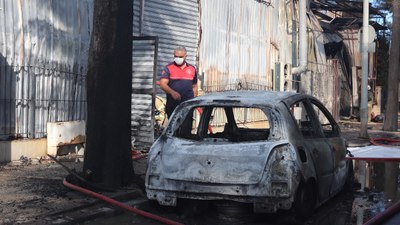 İzmir'de fabrikada patlama: 2 yaralı