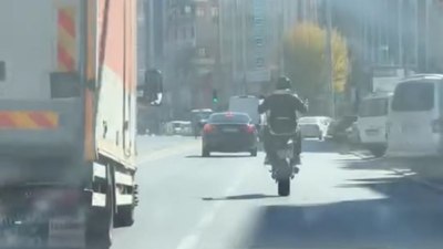 Kayseri'de trafikte tehlikeli hareketler yapan motosikletliye ceza