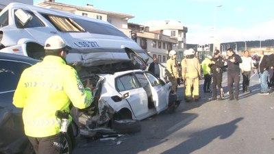 Maltepe'de zincirleme kaza: 7 araç birbirine girdi