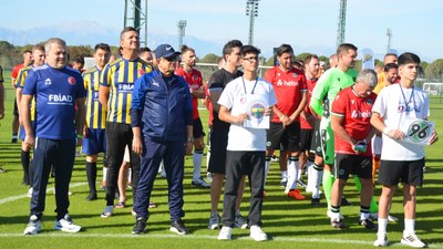 Efsaneler Kupası Futbol Turnuvası'nda Fenerbahçe'yi Yılmaz Vural çalıştırdı