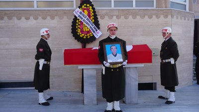 Son yolculuğuna uğurlanan Kıbrıs Gazisi Mustafa Ekemen için Edirne'de askeri tören