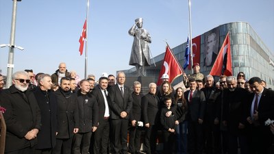 Bursa'da Atatürk'ün çelikten yapılan heykeli açıldı