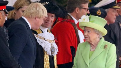 Kraliçe Elizabeth'in ölüm yatağında Boris Johnson'ı andı