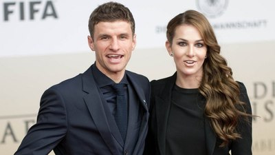 Thomas Müller, eşi Lisa Müller'e uçak satın aldı