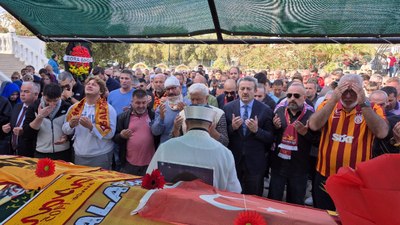 Galatasaray sevdalısı Yiğit'in cenazesine Galatasaraylı futbolcular katılmadı