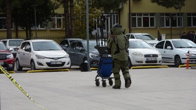 Sivas'ta vatandaşın Yüksek Hızlı Tren garında unuttuğu çanta paniğe yol açtı