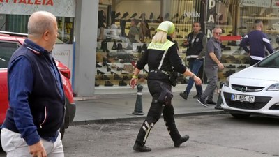 Antalya'da kadın polisten takdirlik hareket