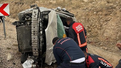 Malatya'da otomobil şarampole devrildi: 5 yaralı