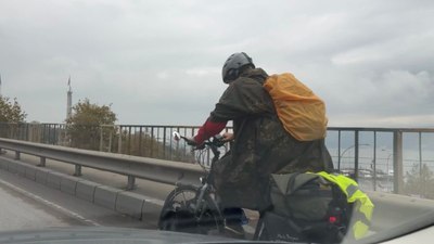 Almanya'dan bisikletle yola çıkan gencin bir sonraki durağı İzmir