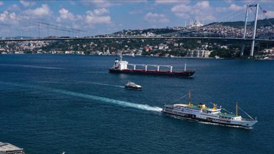 İstanbul Boğazı'nda gemi trafiği askıya alındı