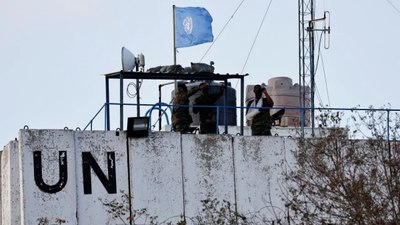 Lübnan'ın güneyinde UNIFIL'e ait bir mevziiye roket isabet etti