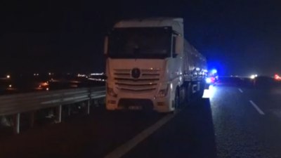 Ankara'da tıra arkadan çarpan Tofaş otomobil hurdaya döndü: 1 ölü