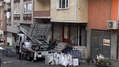 İstanbul'da kolonları patlayan 5 katlı bina tahliye edildi