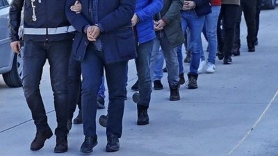 İzmir'de FETÖ operasyonu: 16 gözaltı