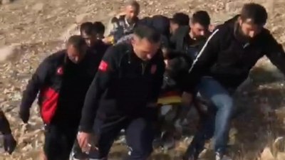 Van'da fren yerine gaza basınca uçuruma yuvarlandı