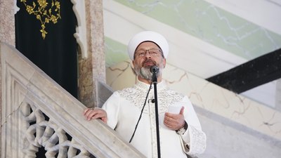 Diyanet İşleri Başkanı Erbaş, öğretmenlerin toplumdaki rolünü vurguladı