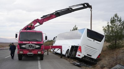 Kırıkkale'de otobüs yan yattı