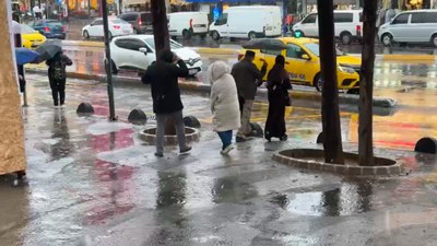 İstanbul'a mevsimin ilk karı düştü