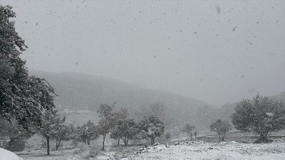 İstanbul'a mevsimin ilk karı düştü