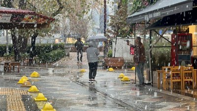 Yalova'ya mevsimin ilk karı düştü