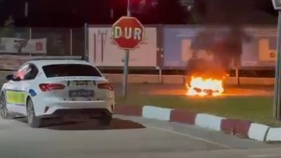 Tokat'ta polisin durdurduğu motosiklet sürücüsü, motosikletini ateşe verdi