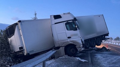 Afyonkarahisar'da zincirleme kaza: 30 yaralı