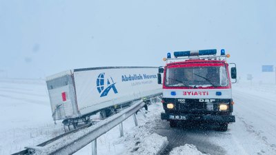 Sivas'ta kar yağışı kaynaklı trafik kazası