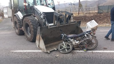 Elazığ’da iş makinesi ile motosiklet çarpıştı: 1 ölü