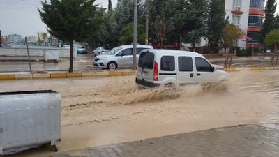 Adıyaman'da yollar göle döndü