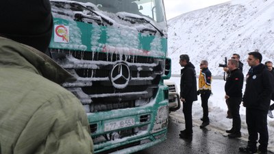 Erzincan’da kar yağışının ardından kapanan şehirlerarası yollar ulaşıma açıldı