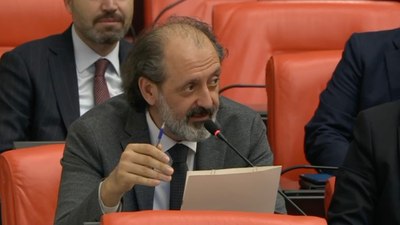 Yücel Arzen Hacıoğulları'ndan Suavi'nin ağaç katliamına 'Çav Villa' yorumu