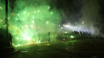 Gürcistan'da AB gerilimi: Göstericilere sert polis müdahalesi