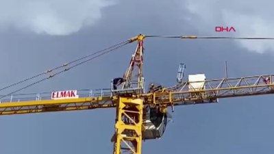 Gaziantep'te vinç operatörü, oğlunun doğum gününü 45 metre yükseklikte kutladı