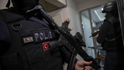 İstanbul'da polise bıçak çeken şahsın bilgilerine ulaşıldı