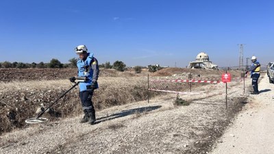 Tel Rıfat'ta PKK'nın yollara yerleştirdiği bombalar temizleniyor