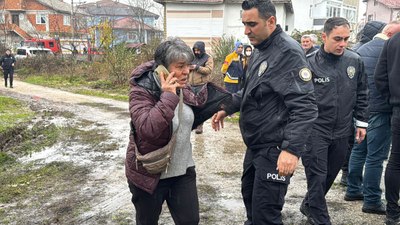 Bartın'da baraka alevlere teslim oldu