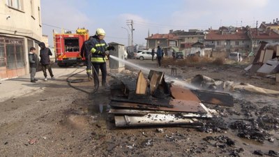 Konya'da kiracı evden çıkarılan eşyaları ateşe verdi