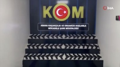 Adana'da otomobilin arka tampon ve ön konsol boşluğundan 50 silah çıktı