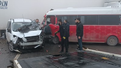 Bitlis'te zincirleme trafik kazası: 31 yaralı