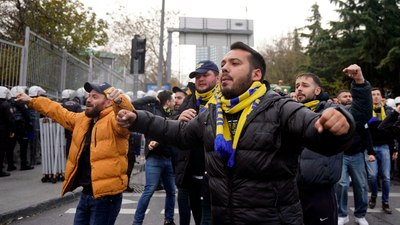 Fenerbahçe taraftarı stadyuma geldi