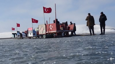 Kars Çıldır Gölü'nde atlı kızak keyfi sezonu açıldı