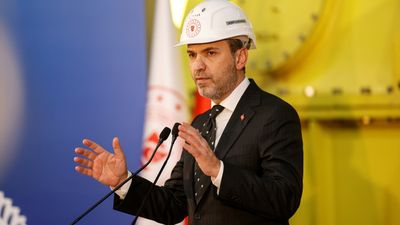 Alparslan Bayraktar: Akkuyu NGS'de ilk reaktörü 2025'te deneme üretimine alacağız