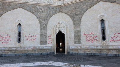 Hafız Esad’ın harabeye dönen mezarı kayda alındı