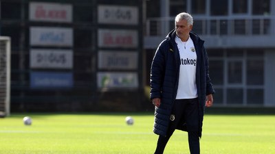 Jose Mourinho'dan takıma uyarı: Benim felsefemde öne geçince geri çekilmek yok